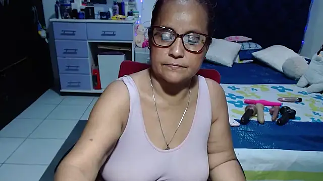 pervert_mommy_'s Live XXX Chat