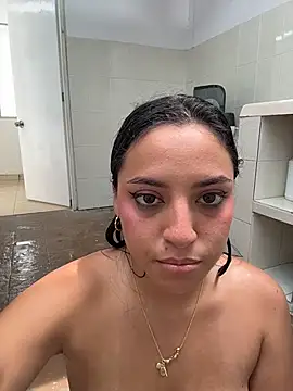 Chat XXX ao vivo de MeggyMae_