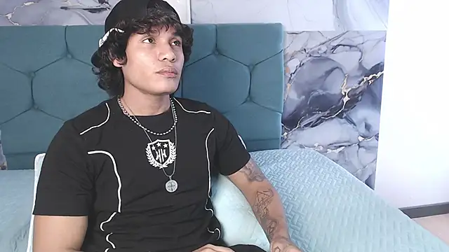 MaximilianRoth Adlı Modelin Canlı XXX Sohbeti
