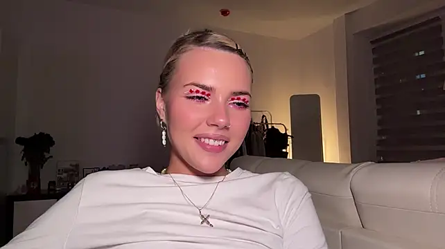 ChristelDuncombe Chat XXX in diretta