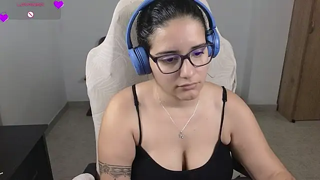 XXX chat uživo modela blue__moon_