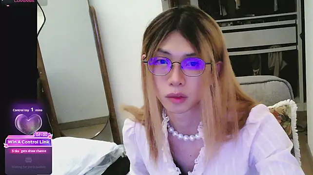 CrytinaSissyCrossdress 在線直播表演
