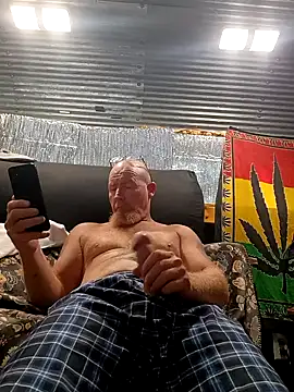 צ'אט XXX בשידור חי של Redhitcher