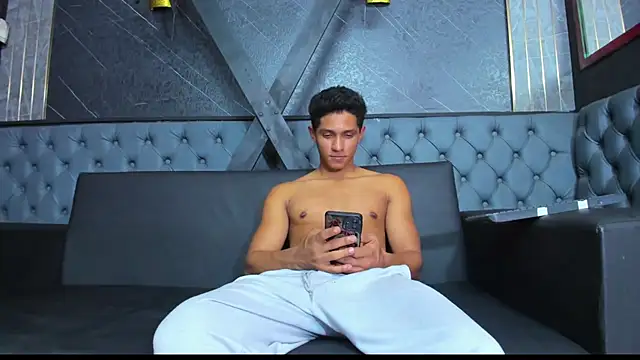 Chat +18 de Yoel_Blessed ao vivo