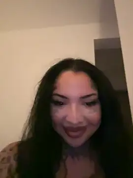 CreamyInkky_ Adlı Modelin Canlı XXX Sohbeti