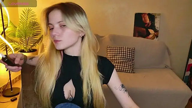 Онлайн чат XXX LisaRainbow