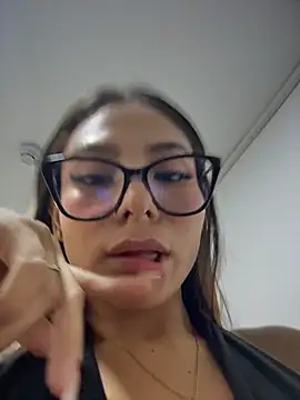 amira_cute2's Live XXX Chat