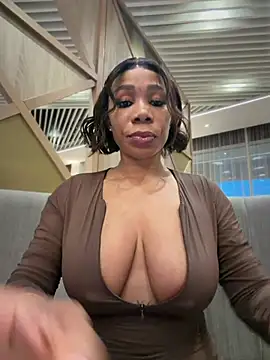 Chat +18 de Belle___ ao vivo