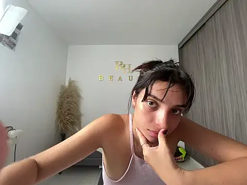 dakota_le Adlı Modelin Canlı XXX Sohbeti