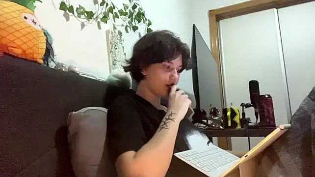 Živý XXX chat HeyFriren