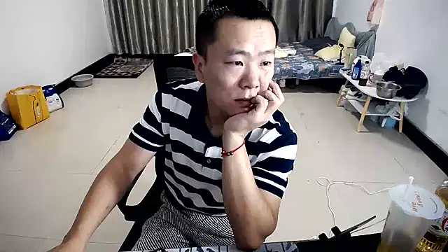 Chat +18 de guan0777 ao vivo