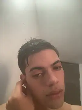 Chatroom XXX en direct de Latinos_2001