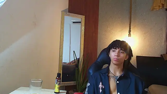 kim_curlyy's Live XXX Chat