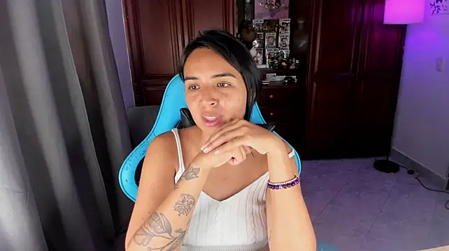 AmberWolf_ 라이브 XXX 채팅