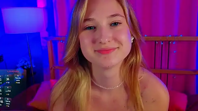 Chat XXX en directo de PrimroseFoster