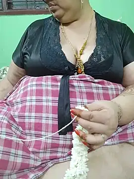 Tamil-mayasri's Live XXX Chat