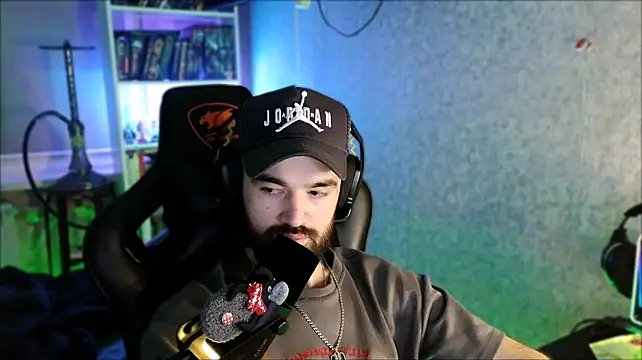 XXX chat uživo modela _Serious_Man