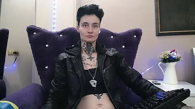 KennyXSX Adlı Modelin Canlı XXX Sohbeti