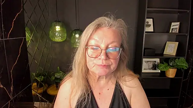 NataliMellow Chat XXX live