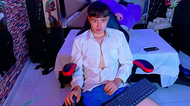 Brian_Montes Chat XXX live