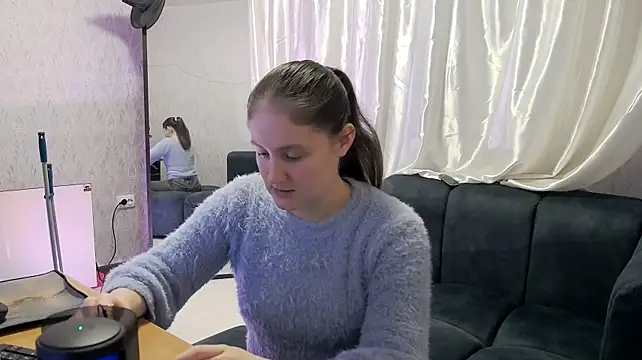 Holliy_Cooper's Live XXX Chat