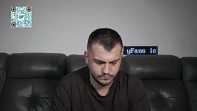 دردشة CrazyDom1 الجنسية المباشرة