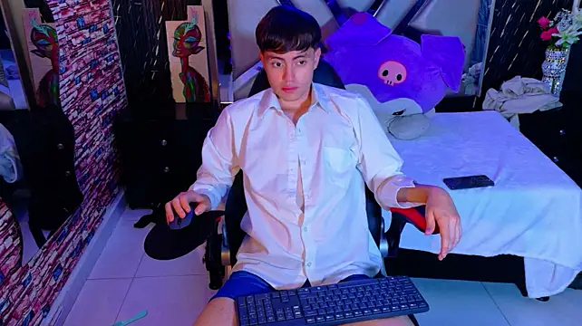 Brian_Montes live XXX chat