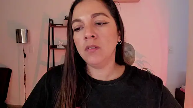 urcute_kitten's Live XXX Chat