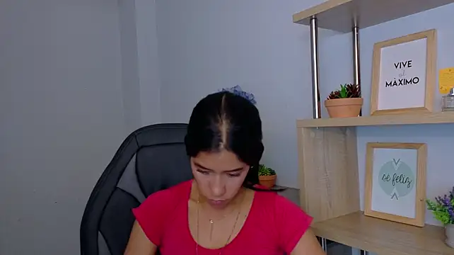 EmmiShery's Live XXX Chat