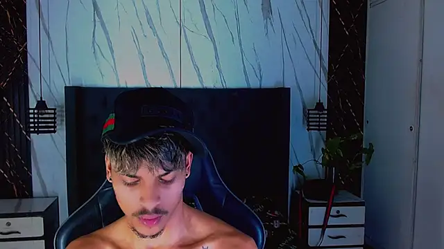 Czat XXX na żywo – Angel_foxc13