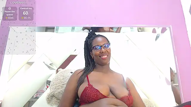 Chat +18 de Sara_Marks ao vivo