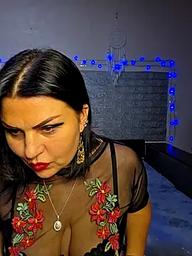 kataleya94 Adlı Modelin Canlı XXX Sohbeti