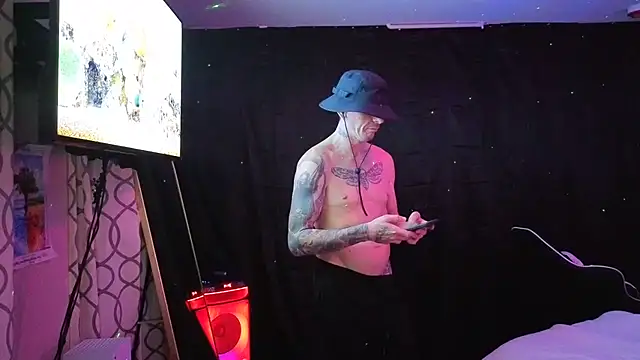 NEWHUNGBOY live XXX chat