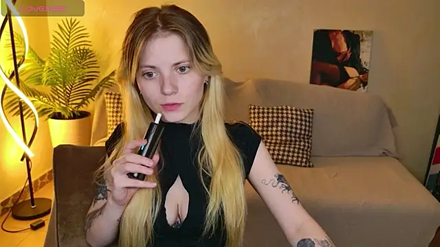 Chatroom XXX en direct de LisaRainbow