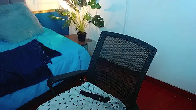 Hazel__z – Naživo XXX chat