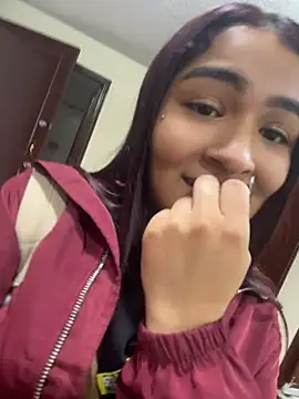 Amara_ec Chat XXX in diretta