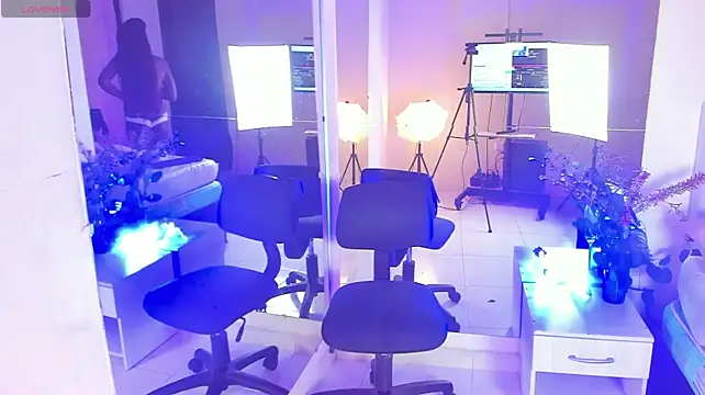 Anya_bloom_ live XXX chat