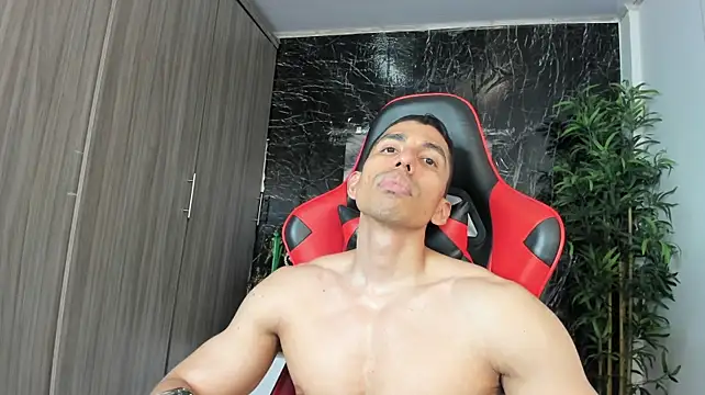 Chat XXX Live Erik_castle