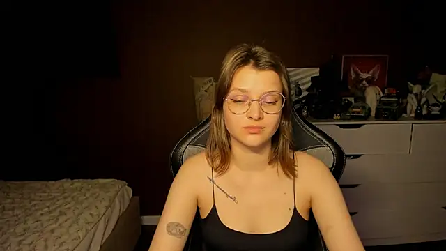 SoniNesti's Live XXX Chat