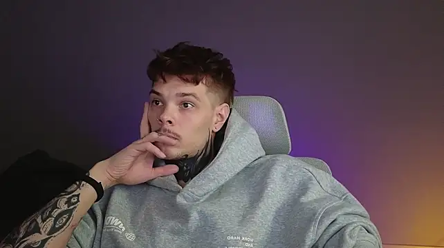 DENIS_HERE's Live XXX Chat