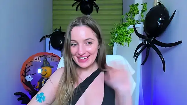 Mila-moon Chat XXX live