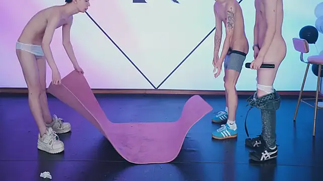 Apex-Yboy Adlı Modelin Canlı XXX Sohbeti