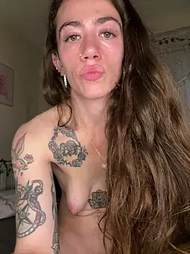 ValenciaTheVixenXX Adlı Modelin Canlı XXX Sohbeti
