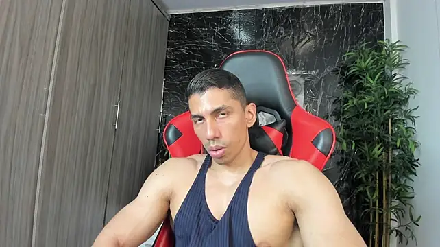 XXX chat uživo modela Erik_castle