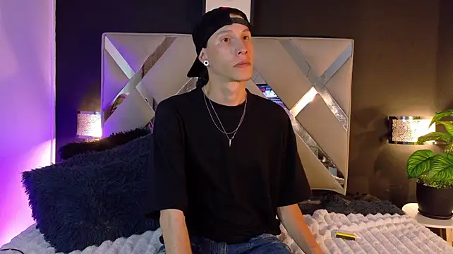 Czat XXX na żywo – Alexxey_x