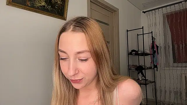 XXX chat uživo modela MonnieGuittennez