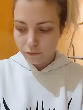 MochiNy4n Adlı Modelin Canlı XXX Sohbeti