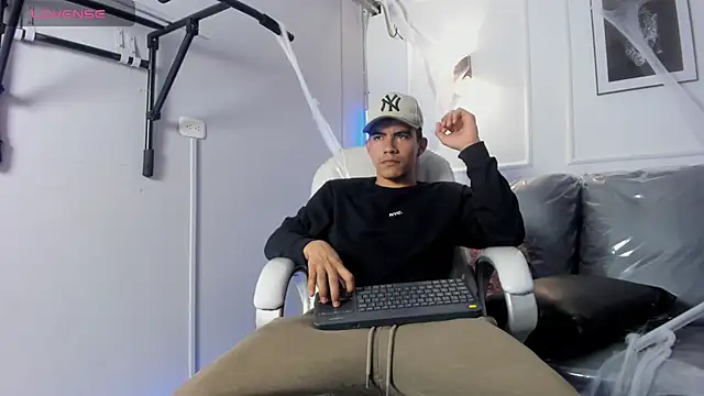 Alejandro_vega_'s Live XXX Chat