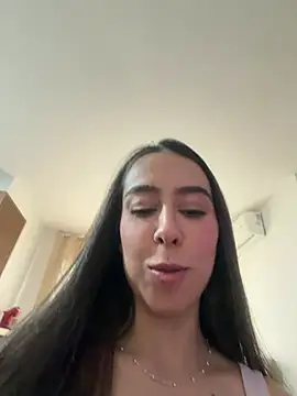Show de Larah_222 na webcam
