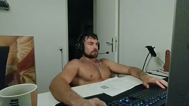 alpha-hunk live XXX chat